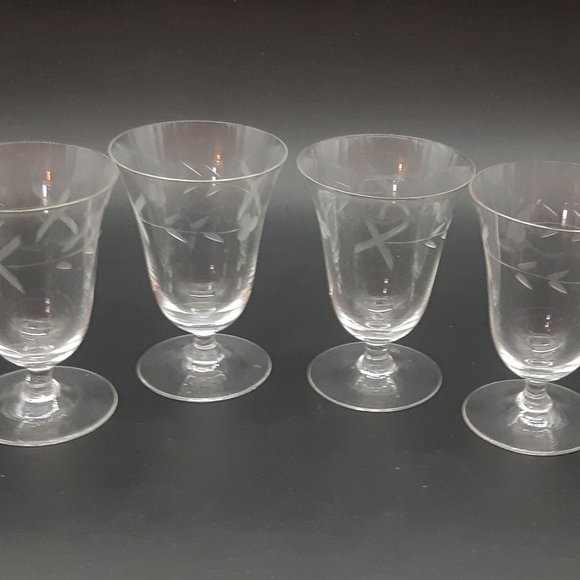 12 Etched Glasses -Wine Glasses and More - Picture 9 of 11